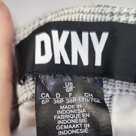 (0428) DKNY Gray Wide-Leg Trousers - Picture 2 of 9